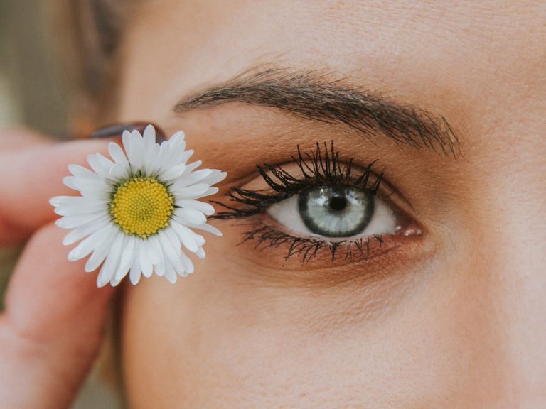 Wimpers laten groeien, dat doe je zo Wimpers laten groeien, dat doe je zo