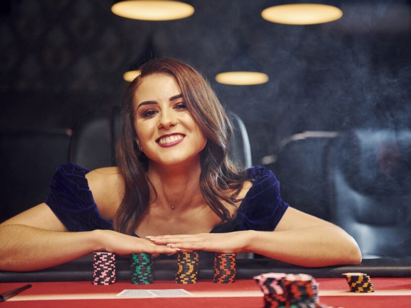 Behind the glow: de beautygeheimen van croupiers en casinodealers Behind the glow: de beautygeheimen van croupiers en casinodealers